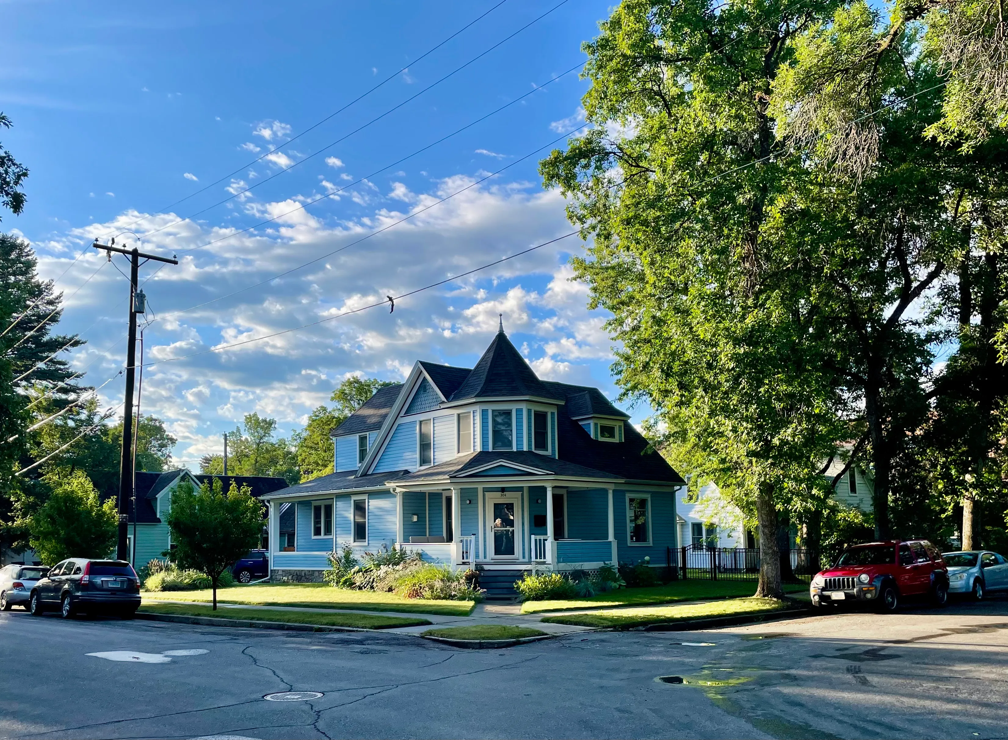 Near Cooper Park–quaint but pricy and unavailable